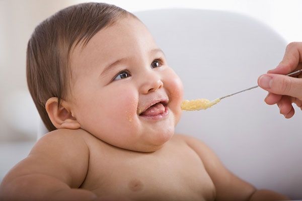 Những điều cần biết về chế biến thức ăn phụ trong giai đoạn trẻ ăn dặm