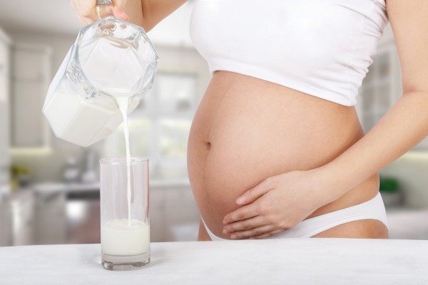 Chia sẻ thời điểm uống sữa chuẩn nhất cho bà bầu
