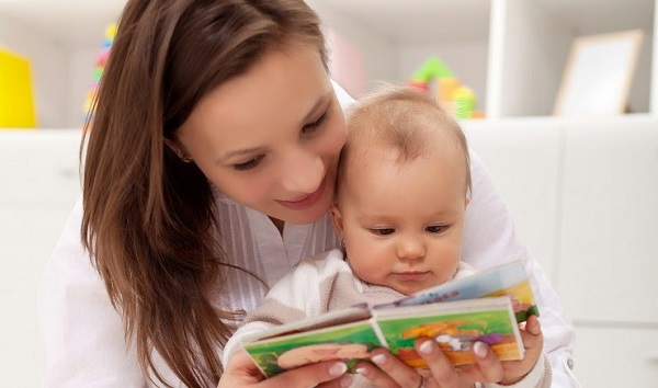 Bồi dưỡng hứng thú đọc sách khi bé bắt đầu 1 tuổi