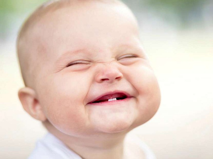 Thời điểm bé bắt đầu mọc răng chịu ảnh hưởng lớn từ dinh dưỡng khi mang thai của mẹ