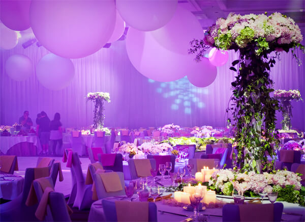 Cách trang trí đám cưới cực lãng mạn với tông màu tím
