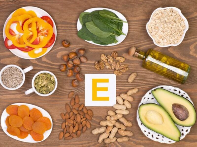 Việc dùng vitamin E sẽ giúp tránh tình trạng đục thủy tinh thể.