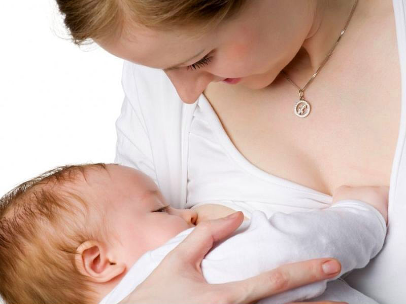 Những mẹo hay trị ọc sữa cho trẻ sơ sinh