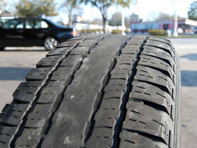 Các dấu hiệu cảnh báo lốp xe có vấn đề, cần sửa chữa ngay!