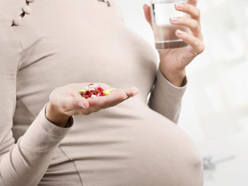 Để an toàn và hạn chế tối đa các vấn đề rủi ro cho thai nhi thì phụ nữ nên tránh sử dụng thuốc trong nửa cuối chu kỳ kinh nguyệt